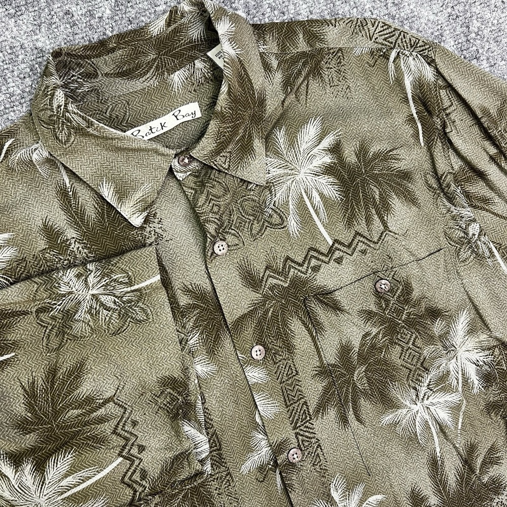 Batik Bay Shirt Mens L Gray Palm Tree Leaf Hawaiian Button Down 100% Rayon Comfy